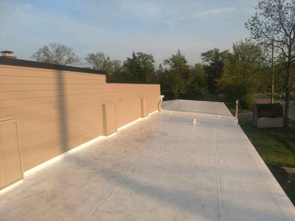 Flat commercial roofing